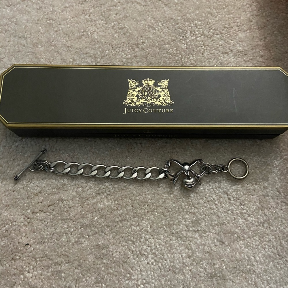 🎀Juicy Couture chain bracelet with bow and charm